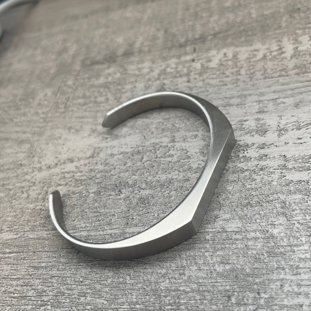 Men’s MVMT steel cuff